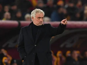 Mourinho sẽ ra đi hay ở lợi AS Romas sau khi kết thúc hợp đồng